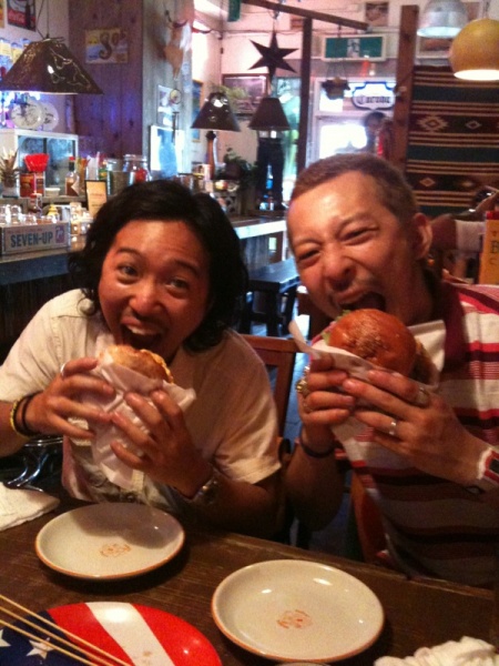 �^���[�o�[�K�[��H�炤���񂳂�I���Â���I